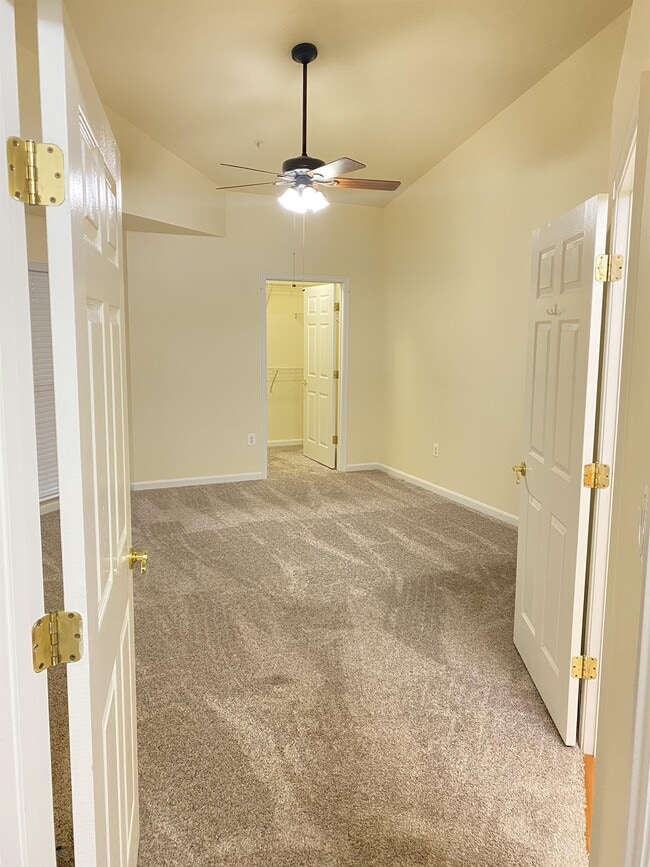 Building Photo - 597 Cawley Dr