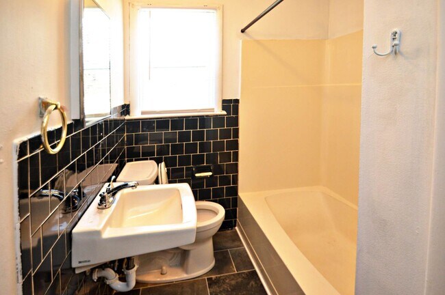 Foto del edificio - 6 Rainbow Forest Dr