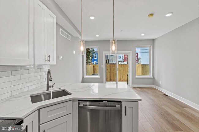 Building Photo - 2114 N 8th St