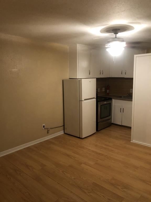 Building Photo - 8110 Albacore Dr
