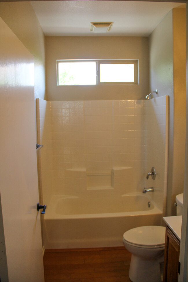 Building Photo - 755 Waterfield Ct