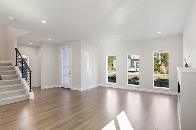 Building Photo - Newer Construction 4 Bedroom Home at Pleas...