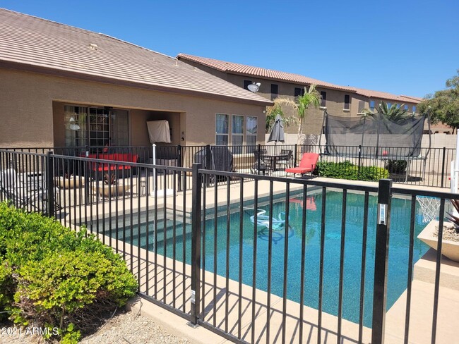 Building Photo - 44207 W Palo Abeto Dr
