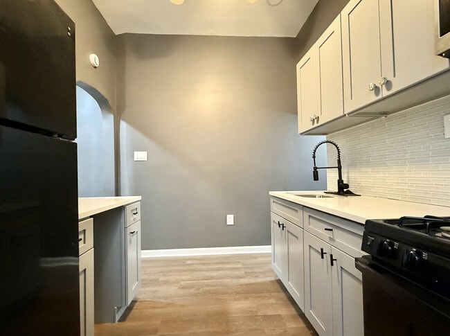 Foto del edificio - 347 Kerlin St