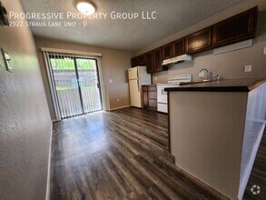Building Photo - 2922 Straus Ln