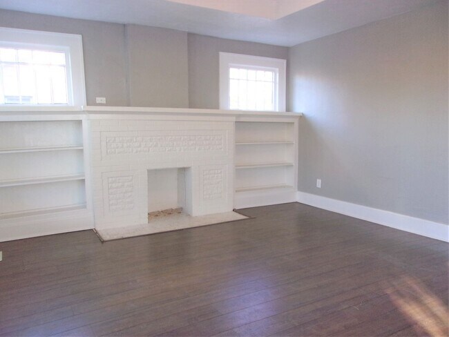 Building Photo - 3 BED 1 BATH MILITARY PARK ADDITION NW OKC