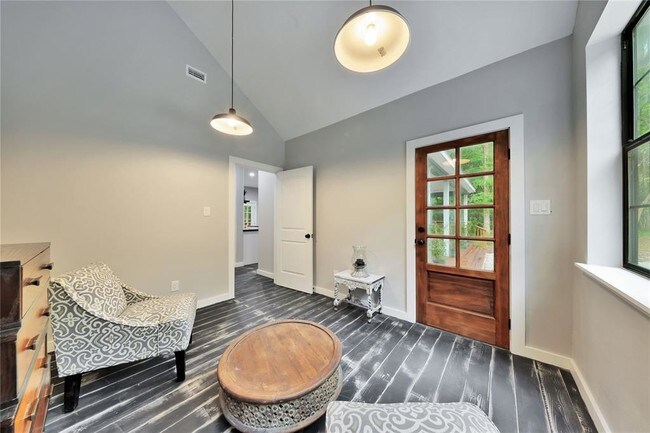 Foto del edificio - 384 Forest Hills Loop