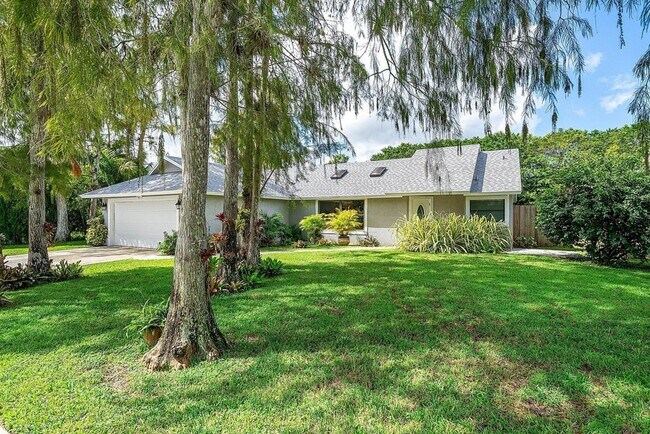Building Photo - 1252 Raintree Ln