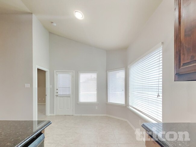 Building Photo - 1212 Ashley Dr