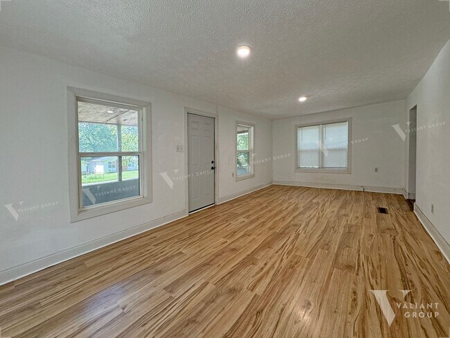 Building Photo - Cozy 3-Bedroom 1-Bathroom in Westside Spri...