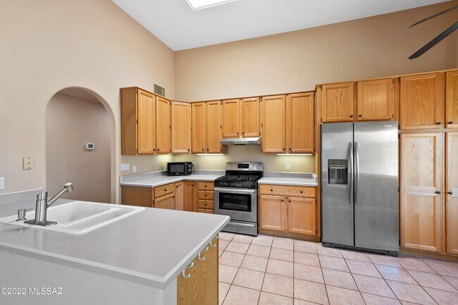 Building Photo - 5951 East Calle Agua Verde