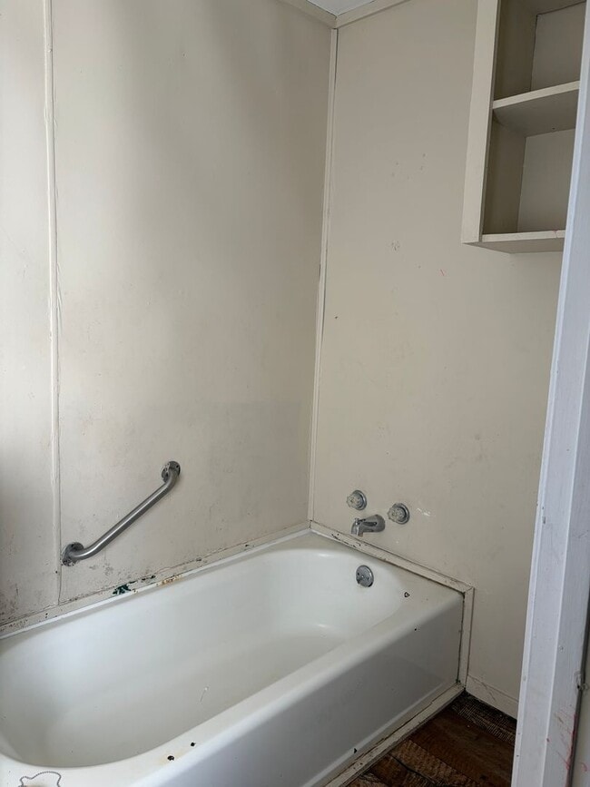 Building Photo - 516 Bayou Maria Rd