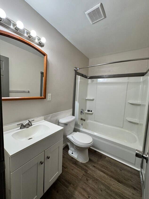 Foto del edificio - 4 Bedroom/1.5 Bath Home