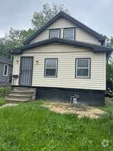 Building Photo - 10908 Grandview Ave