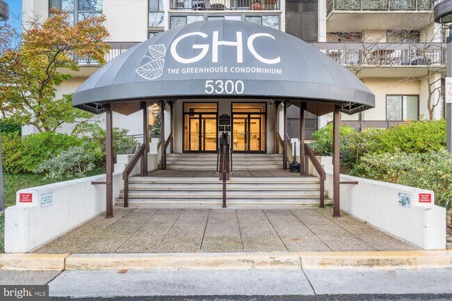 Foto del edificio - 5300 Holmes Run Pkwy
