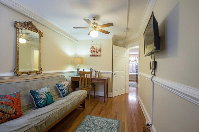 Foto del edificio - 241 Massachusetts Ave NE