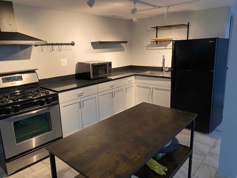 Foto principal - 1249 N Mason Ave