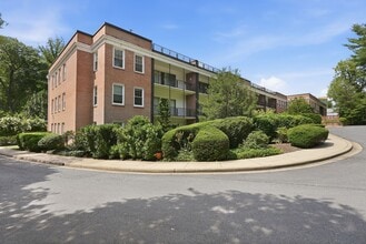 Building Photo - 3535 Chevy Chase Lake Dr