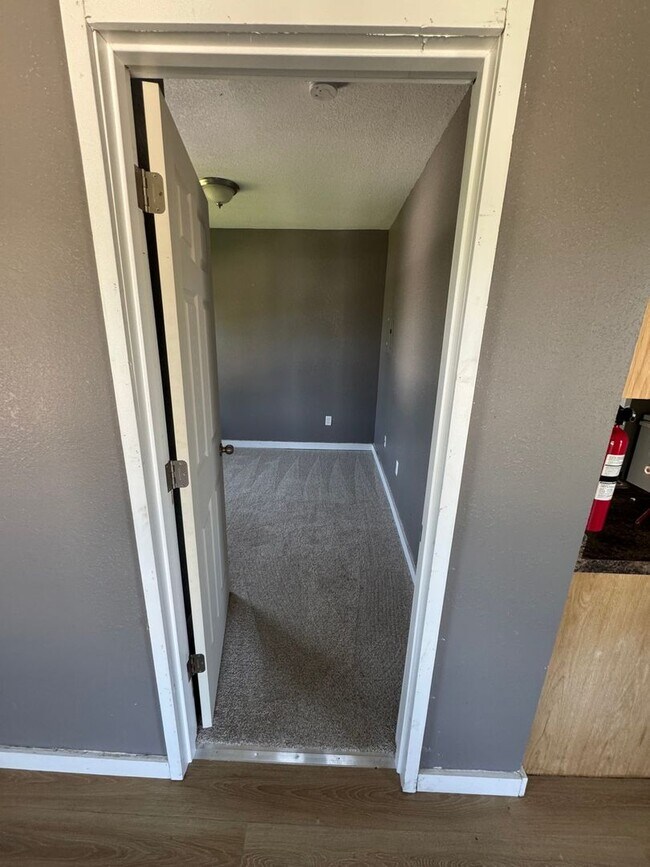 Building Photo - Charming 1BR Apartment in Centerville