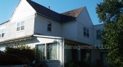 Building Photo - 325 NE Kamiaken St