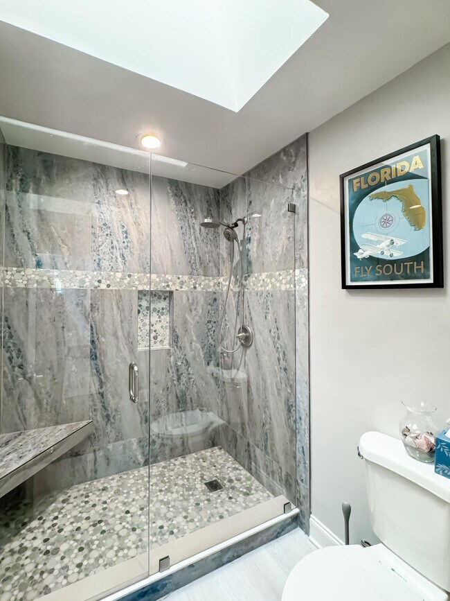 Building Photo - 3736 Freshwater Dr