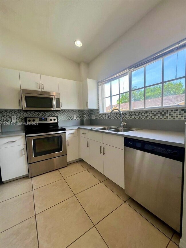 Foto del edificio - 3824 SW 48th Ave
