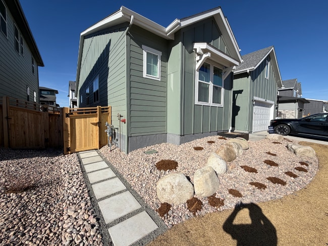 Foto del edificio - 4383 Shivaree St