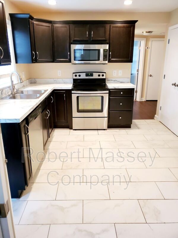 Foto del edificio - 2824 Yorkshire Blvd