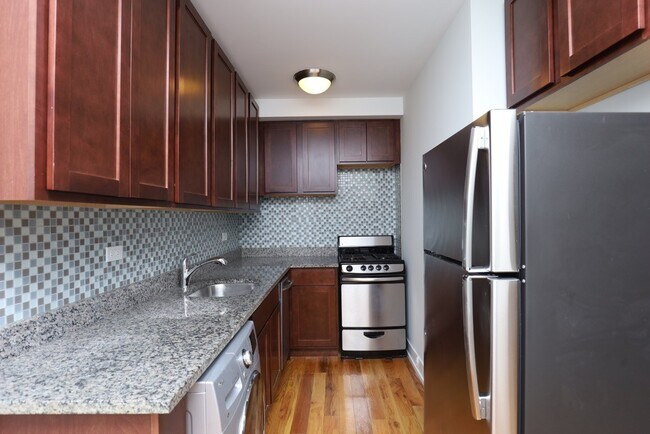 Foto del edificio - 553 W Arlington Pl