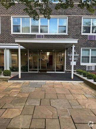 Building Photo - 164-20 Highland Ave