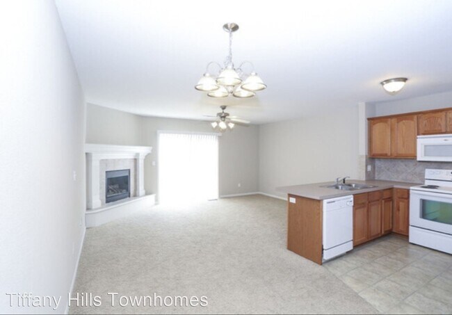 Building Photo - 8871 N Helena Dr