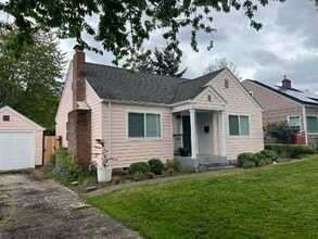 Building Photo - 3402 Pear St SE