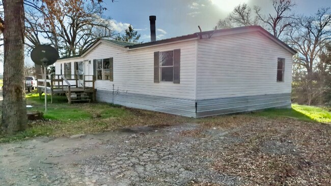 Building Photo - 2519 S Oaks Ln