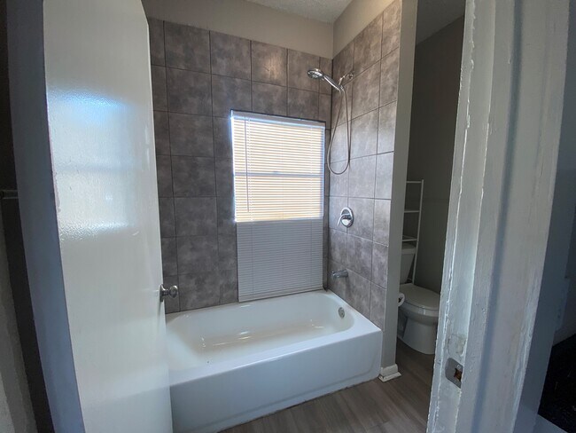 Bath - 3020 Sappington Pl