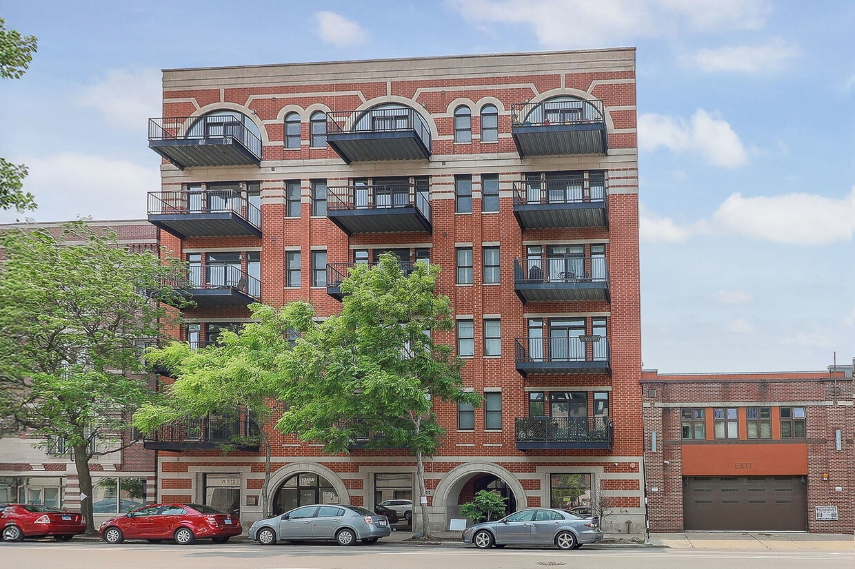 Primary Photo - 1355 W Washington Blvd