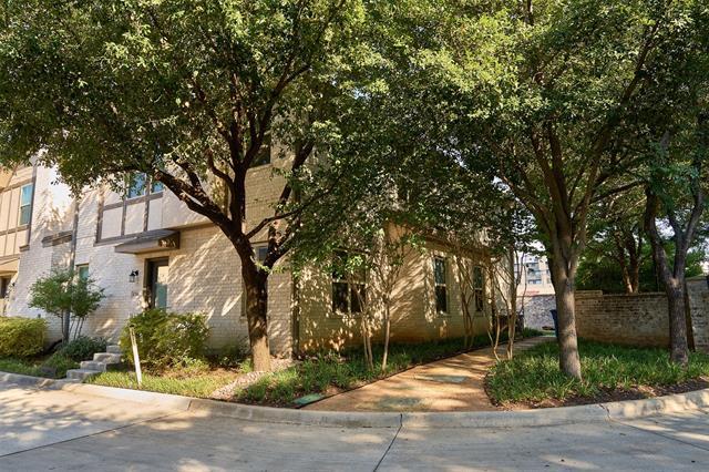 Building Photo - 8704 Tudor Pl