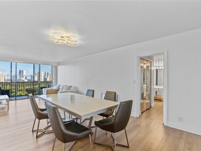 Building Photo - 20335 W Country Club Dr