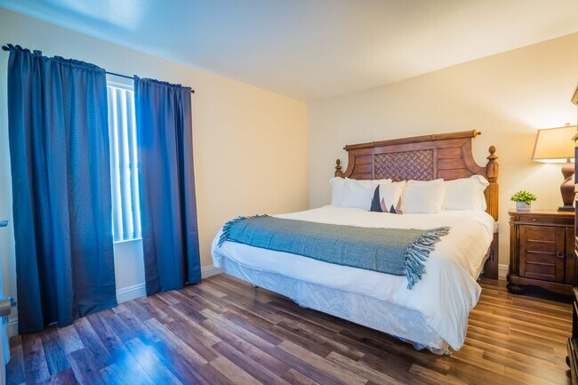 Foto del edificio - 4200 S Valley View Blvd