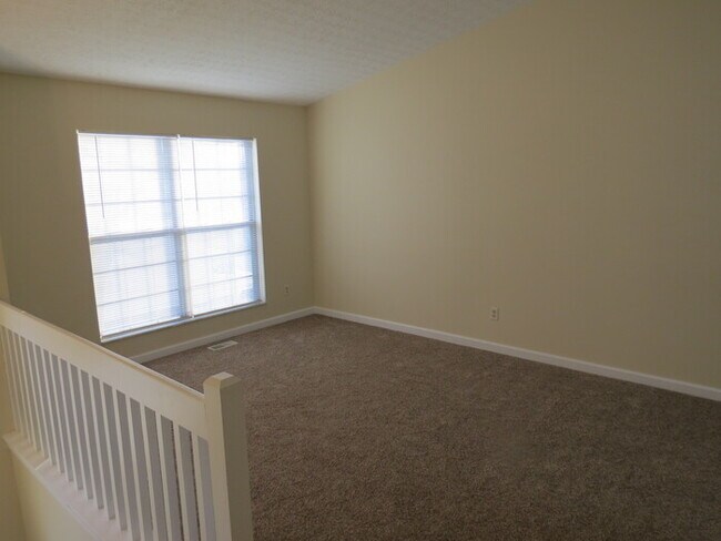 Foto del edificio - 35 Ashton Dr