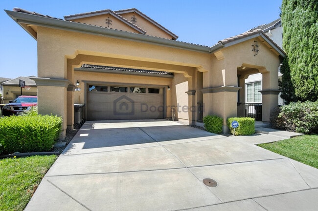 Building Photo - 252 Crescent Moon Dr