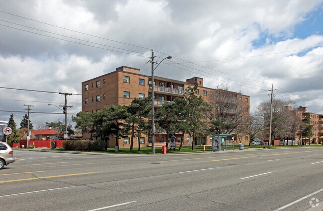 Foto principal - 1780 Lawrence Av E