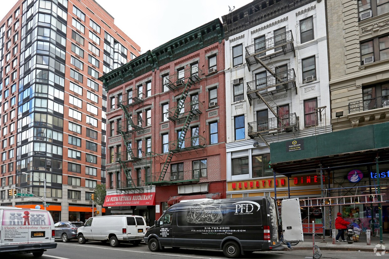 Primary Photo - 2534 Broadway