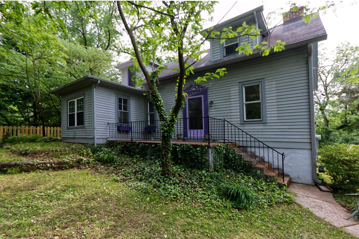 Primary Photo - 711 N Laclede Station Rd