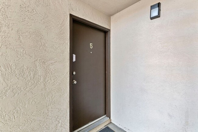 Foto del edificio - 975 Murrieta Blvd