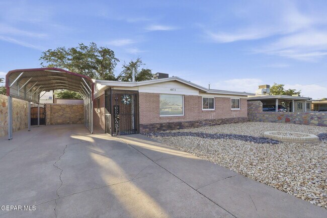 Foto del edificio - 4873 Mcgregor Dr