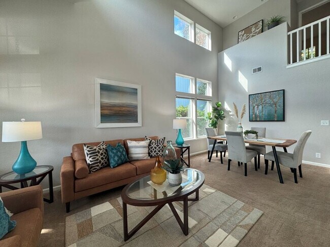 Foto del edificio - Charming 3-Bedroom, 2.5-Bathroom Home Avai...