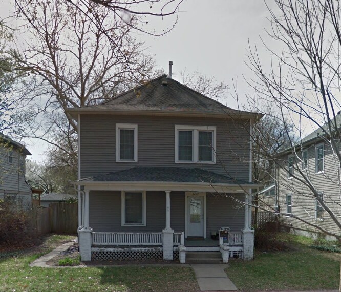 Primary Photo - August lease-1207 Houston Street-$1700