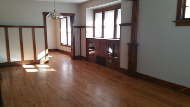 Building Photo - 6931 N 24th St