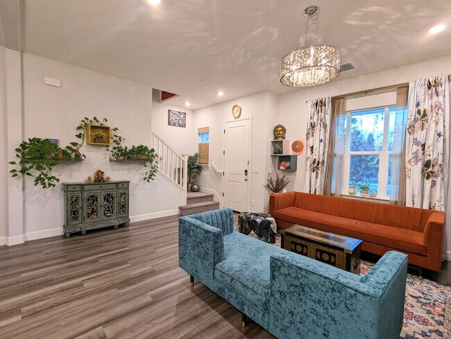 Living room - 3843 Nevada St