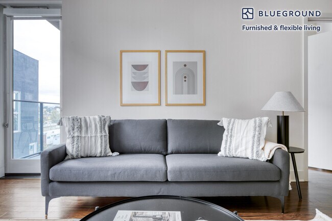 Foto del edificio - 3644 Overland Ave